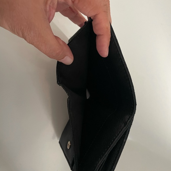 Calvin Klein Logo Embossed Wallet - Picture 8 of 8